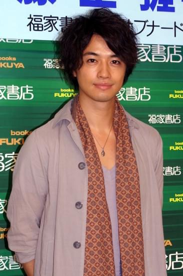 さわやかな笑顔をのぞかせた斎藤工