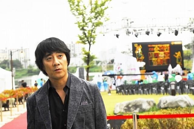 山崎まさよし、韓国の動物映画祭で「キタキツネ物語」主題歌を披露