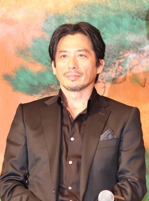 ヒュー・ジャックマン、畳の広間で会見！五輪東京招致にエールも