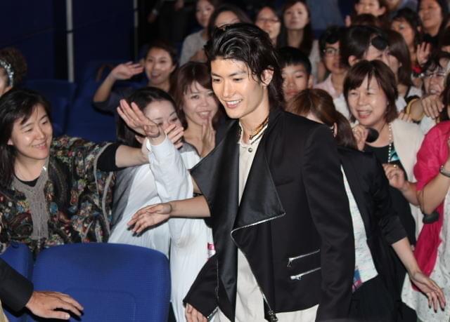 「キャプテンハーロック」全国303スクリーンで出航！小栗＆春馬も感激