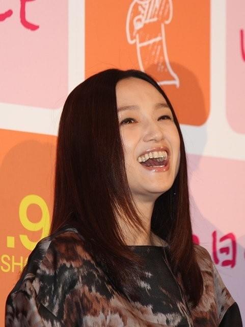 永作博美、第2子出産後初の公の場「無事に出産できました」とファンに報告