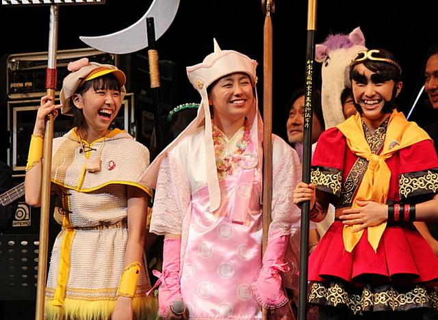 ももクロ、西遊記コスプレで「ガンダーラ」熱唱！“したコメ”サプライズ