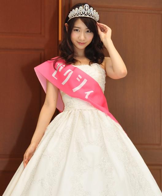 ウェディングドレス姿のゆきりん