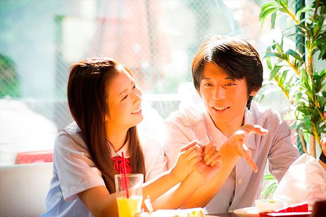 女性の8割に願望あり!? 岡田義徳主演、復活愛テーマのスマホドラマ「モトカレ」