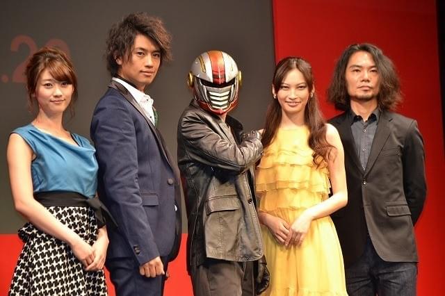 原幹恵、斎藤工、仮面ティーチャー、大政絢、守屋健太郎監督(左から)