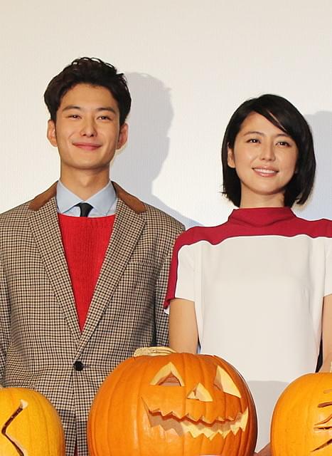 舞台挨拶に立った長澤まさみと岡田将生