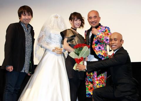 “娘”北乃きいにハーフ芸人がプロポーズも、“父”竹中直人が笑いながら怒って阻止