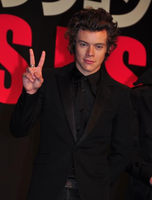 ワン・ダイレクション、ファン850人を前にサプライズでアカペラ披露！