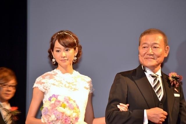 桐谷美玲のウエディングドレス姿に國村・板尾・山寺うっとり