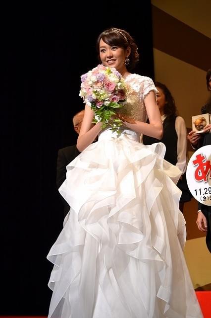 桐谷美玲のウエディングドレス姿に國村・板尾・山寺うっとり