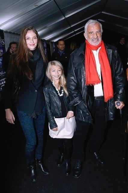 80歳のJ＝P・ベルモンド、10歳の娘＆25歳の孫と一緒にサーカス鑑賞