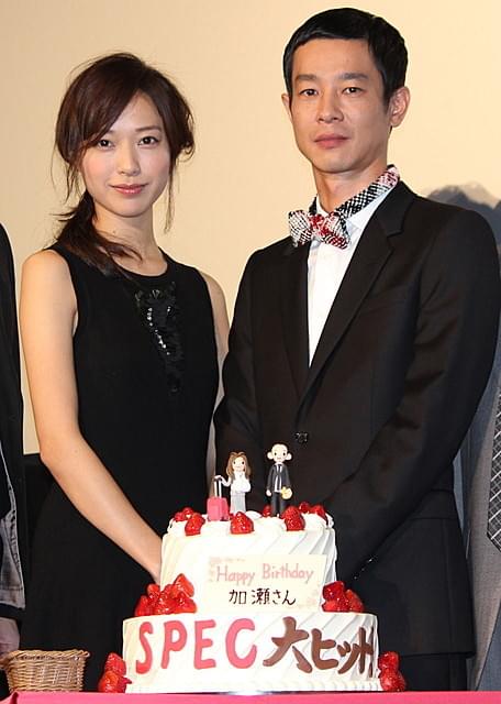 39歳になった加瀬亮を祝う戸田恵梨香