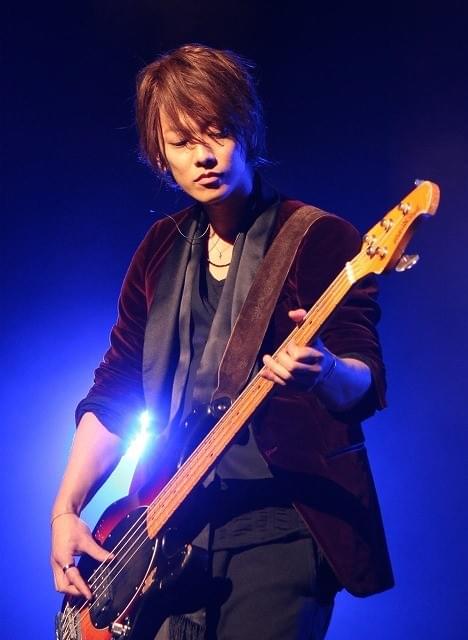 “ベーシスト”佐藤健、ファン1600人を前に初のベース演奏「すごくドキドキ」