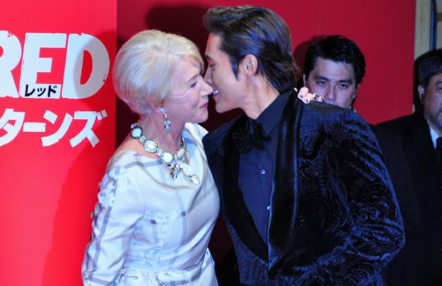 イ・ビョンホン＆ヘレン・ミレン、日本語で「倍返し！」