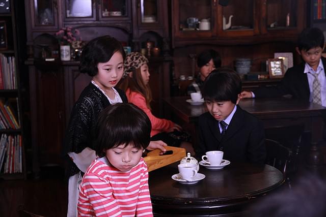 実年齢差40歳以上…本田望結ちゃん、JAMOSAのMVで50歳のマダムに