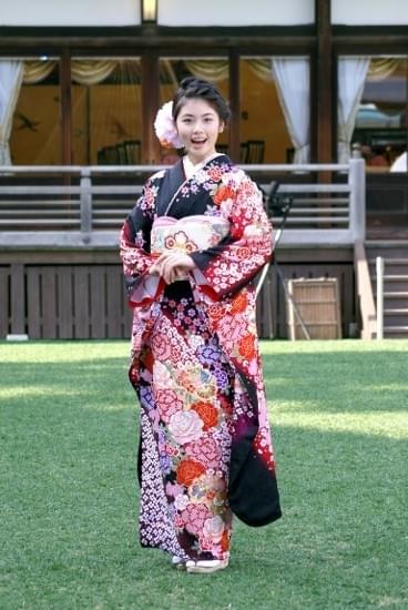 武井咲＆剛力彩芽らオスカー美女9人、晴れ着姿で2014年モード