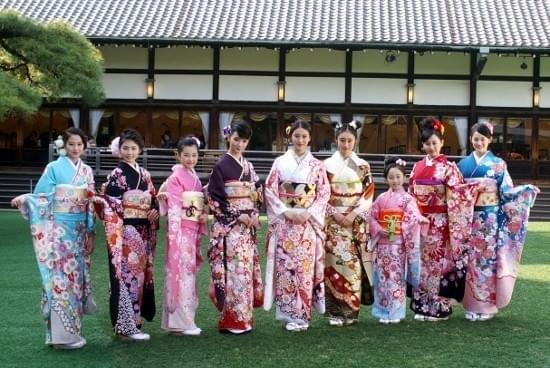 武井咲＆剛力彩芽らオスカー美女9人、晴れ着姿で2014年モード