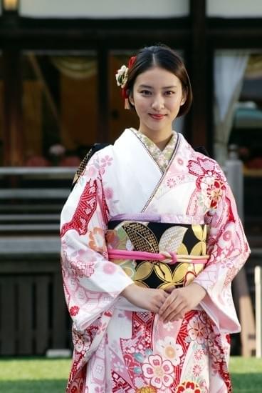 武井咲＆剛力彩芽らオスカー美女9人、晴れ着姿で2014年モード