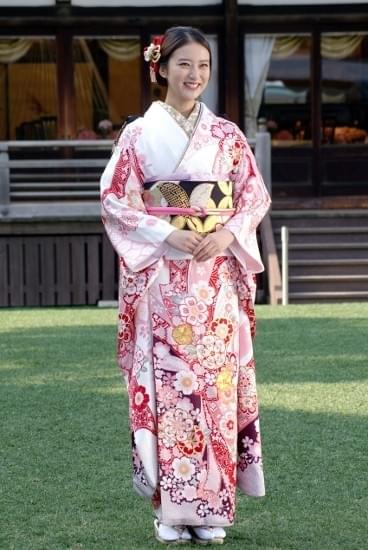 武井咲＆剛力彩芽らオスカー美女9人、晴れ着姿で2014年モード