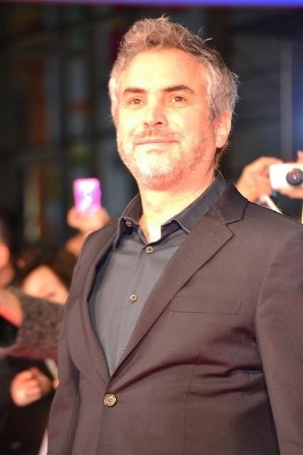 サンドラ・ブロック＆宇宙飛行士・山崎直子氏がガッチリ握手「私も宇宙に行くわ！」