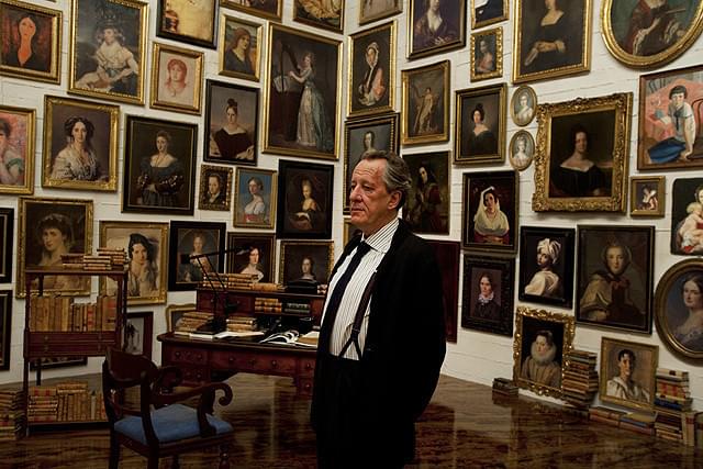 ジェフリー・ラッシュ演じる鑑定士ヴァージル