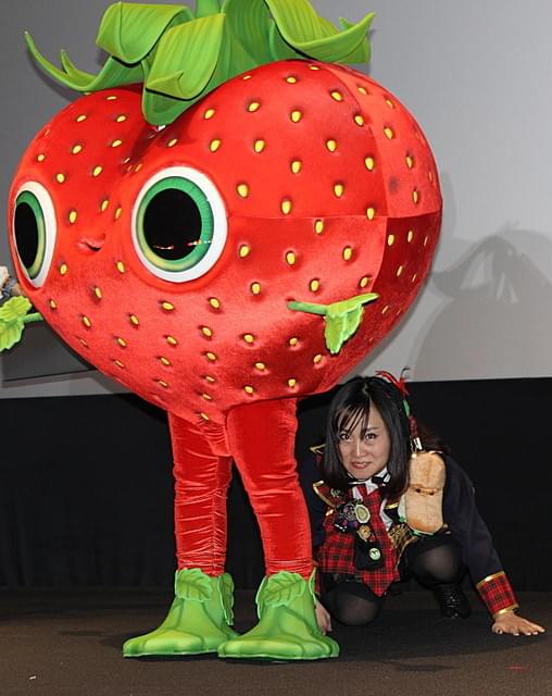 キンタロー。今年の漢字は翔（フライング） 大ブレイクで「襟口黄ばんだ」