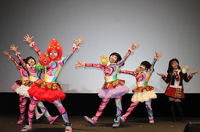 キンタロー。今年の漢字は翔（フライング） 大ブレイクで「襟口黄ばんだ」