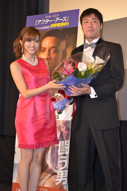 “魅せ男”レッドソックス・上原浩治投手に菊地亜美メロメロ