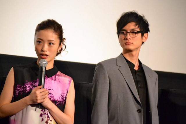 上戸彩、正月は「家族とまったり過ごす」高良も「友だちと初詣」