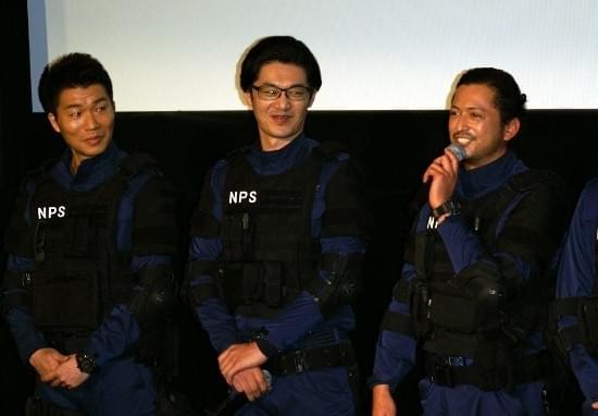 “肉体バカ”向井理VS“冷静沈着”綾野剛、さあ火蓋！早くも映画化決定