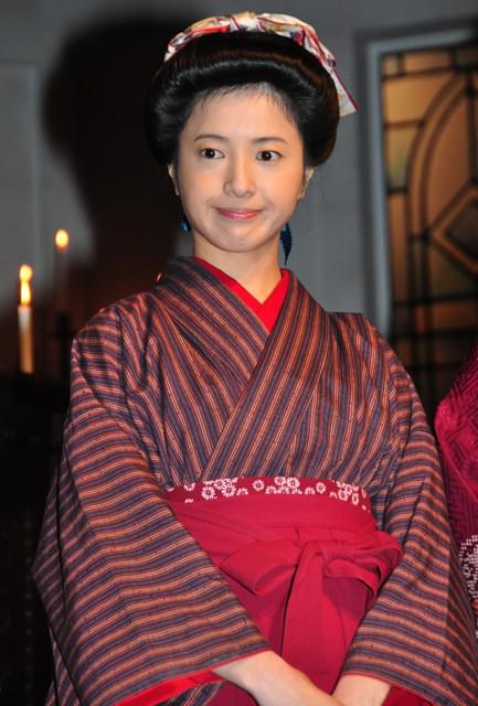 吉高由里子、朝ドラ現場は「むきだしの女子会トーク」で大盛り上がり!?