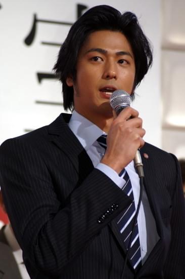 天海祐希、2014年元気に餅つきで始動！男性陣従え刑事ドラマでイチオシ