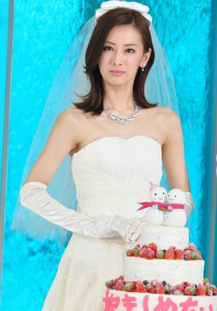 ウエディングドレス姿を 披露した北川景子