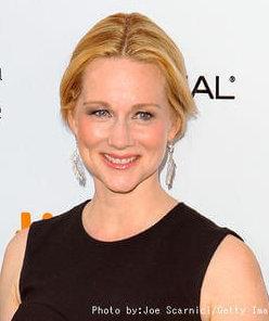 49歳で初産 「愛についてのキンゼイ・レポート」のローラ・リニー