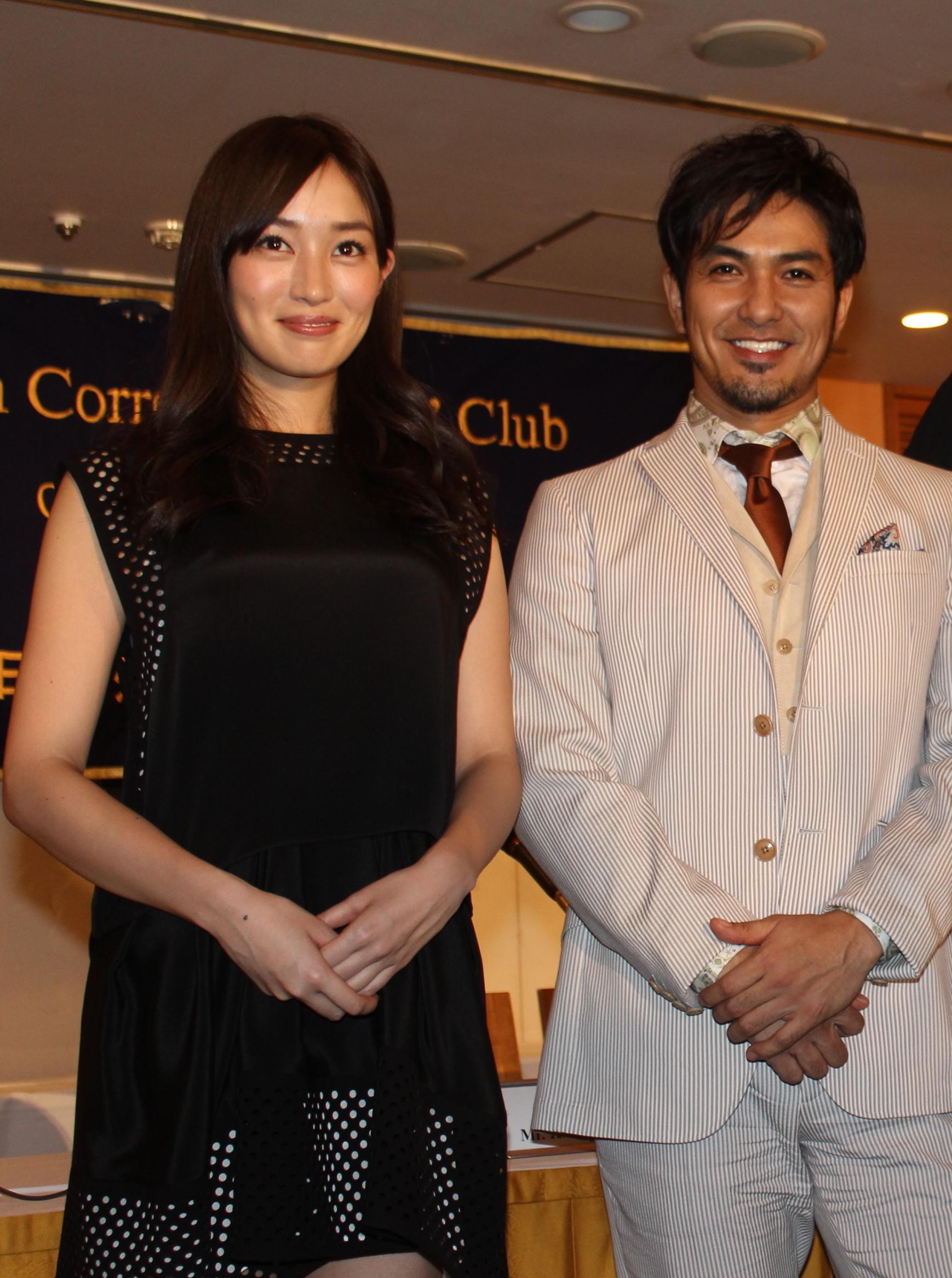 殺人鬼演じた北村一輝、外国人記者に“I'm not killer”と自己紹介