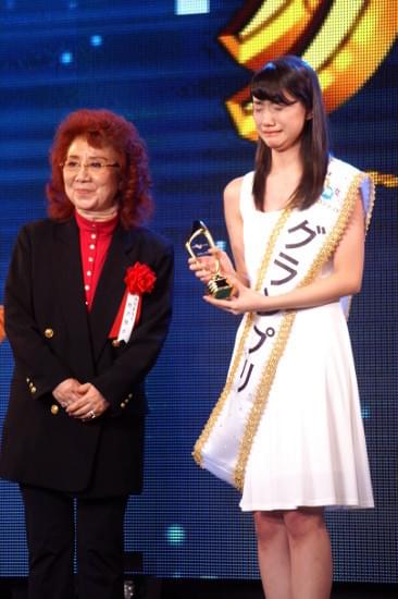 17歳“美声女”が激戦制し感涙… 剛力らと映画プリキュアでデビュー