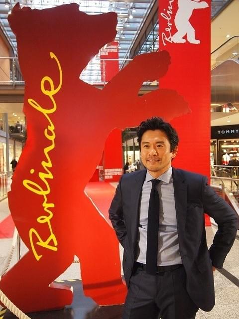 「家路」ベルリン上映で舞台挨拶に立った内野聖陽