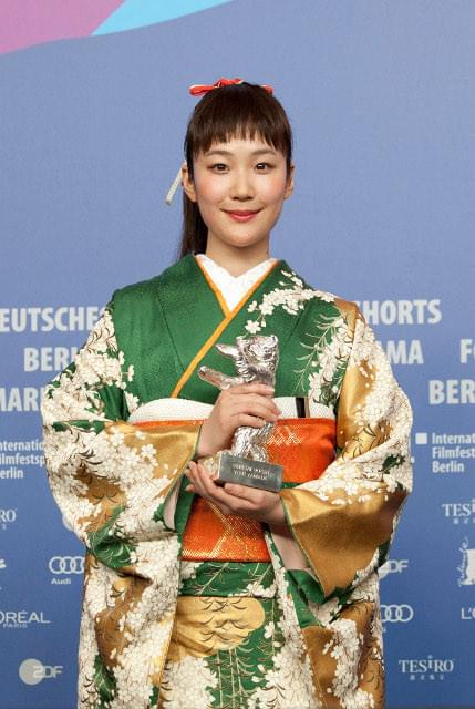 黒木華、ベルリン映画祭銀熊賞を戴冠！日本人では寺島しのぶ以来4年ぶり