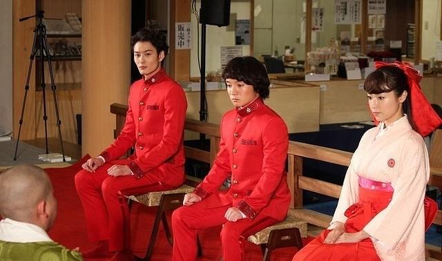 濱田岳＆岡田将生“おふざけ”封印、深田恭子は白馬に乗って……