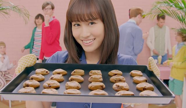 あっちゃん出演のカントリーマアム 新CMが3月18日からオンエア