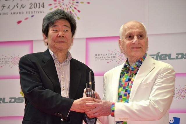 アニメドール受賞の高畑勲監督、敬愛するM・オスロ監督と熱い握手！