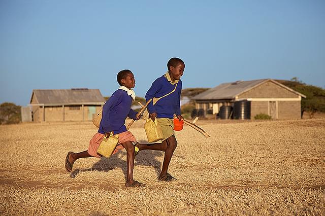 命がけで通学する子どもたちに迫るドキュメンタリー