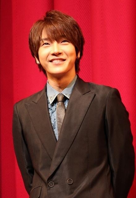 超新星ユナク「東京ドームより緊張」 単独初主演作プレミアにファン2000人