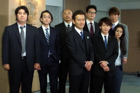 佐藤健、渡部篤郎ら“謝罪”会見 刑事ドラマ楽しすぎ撮影押し