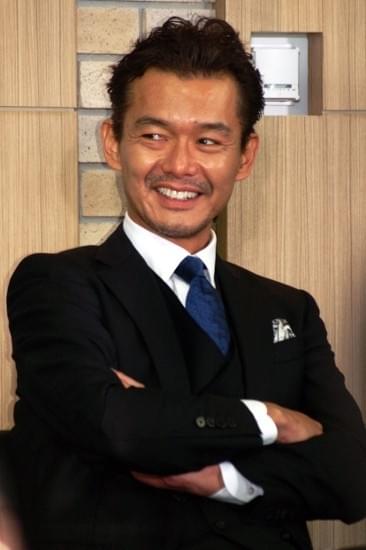 佐藤健、渡部篤郎ら“謝罪”会見 刑事ドラマ楽しすぎ撮影押し