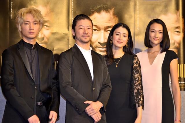 ハードボイルド探偵・浅野忠信に「ロング・グッドバイ」共演陣もほれぼれ