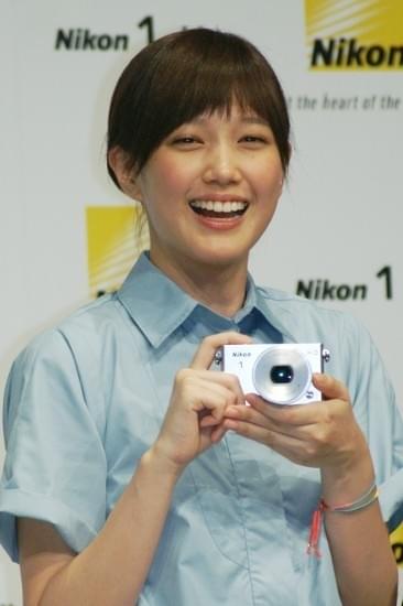 ばっさー名カメラマン！本田翼、愛犬ガブちゃんを世界最速で連写