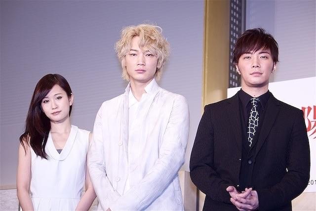 綾野剛が満を持しての初主演舞台「狂った台本で怪獣・蜷川さんと戦えるのが楽しみ！」