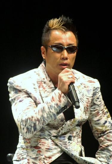 長渕剛が全身筋肉痛 10年ぶりCMで競輪を激走