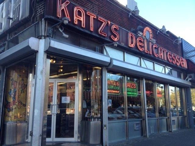 米ニューヨークのカッツ・デリカテッセン